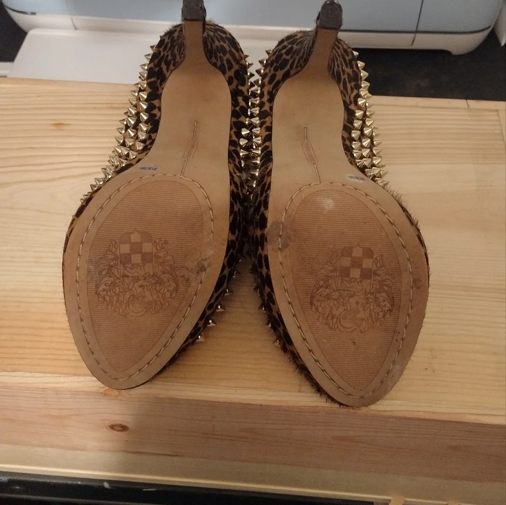 Vince Camuto Heels - Picture 2 of 4